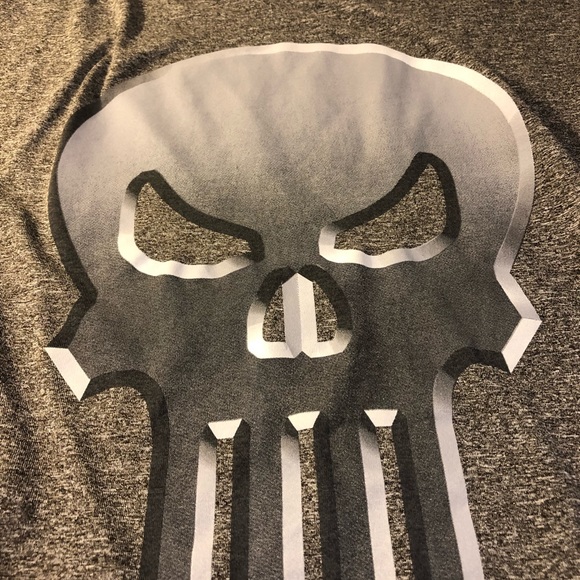 Marvel Punisher T-Shirt Men’s Med nice dry fit style polyester - Picture 5 of 6